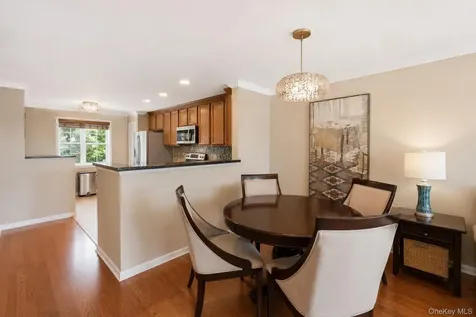 323 Waterside Close Peekskill NY 10566