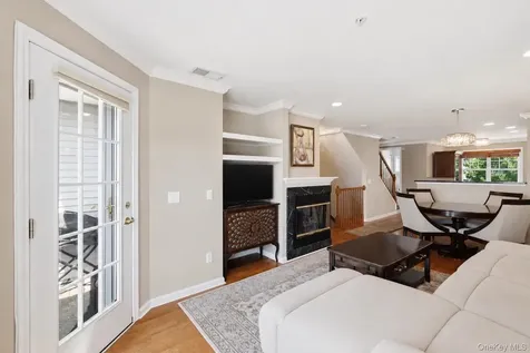 323 Waterside Close Peekskill NY 10566