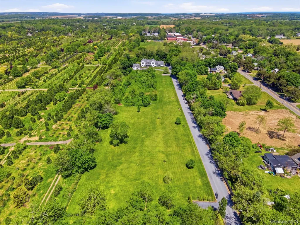 704 Hubbard Avenue Aquebogue NY 11901
