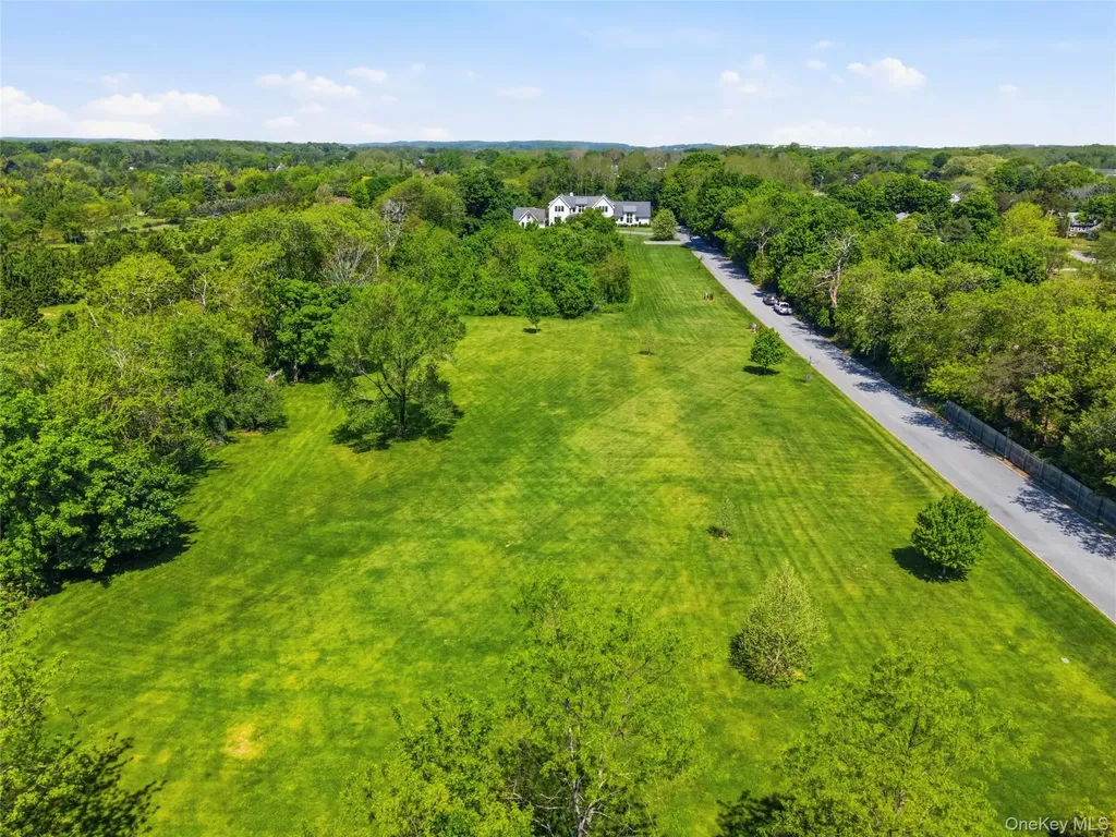 704 Hubbard Avenue Aquebogue NY 11901