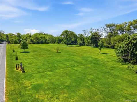 704 Hubbard Avenue Aquebogue NY 11901