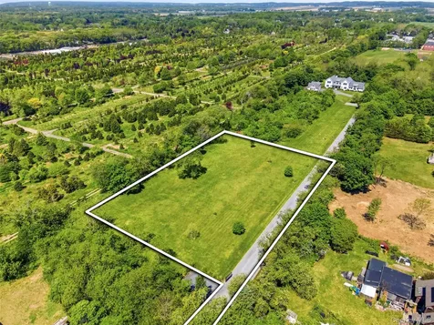 704 Hubbard Avenue Aquebogue NY 11901