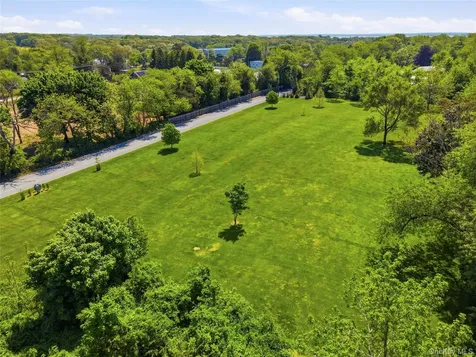 704 Hubbard Avenue Aquebogue NY 11901