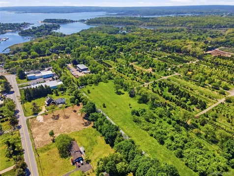 704 Hubbard Avenue Aquebogue NY 11901