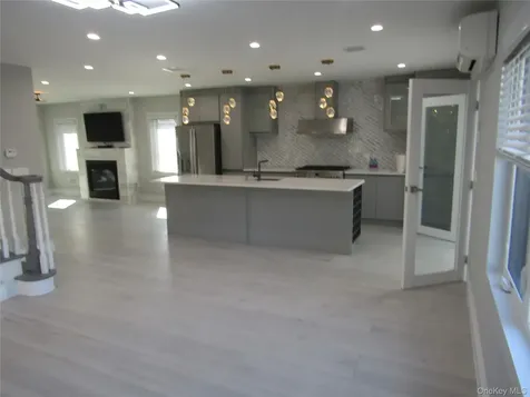 89 Kenneth Place New Hyde Park NY 11040