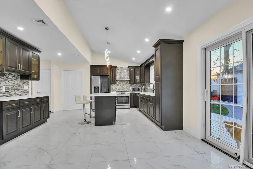 858 Prescott Street Valley Stream NY 11580
