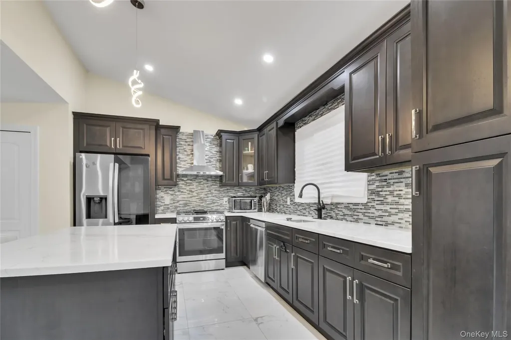 858 Prescott Street Valley Stream NY 11580