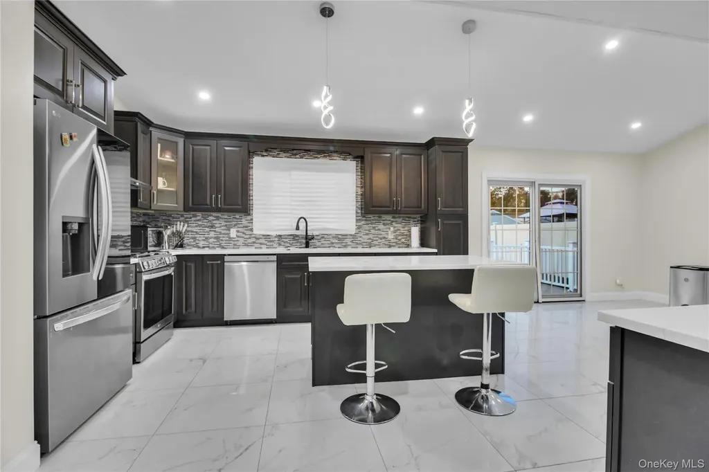 858 Prescott Street Valley Stream NY 11580