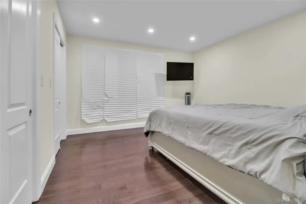858 Prescott Street Valley Stream NY 11580
