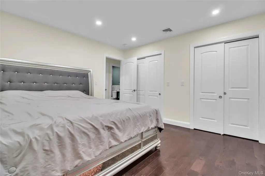 858 Prescott Street Valley Stream NY 11580
