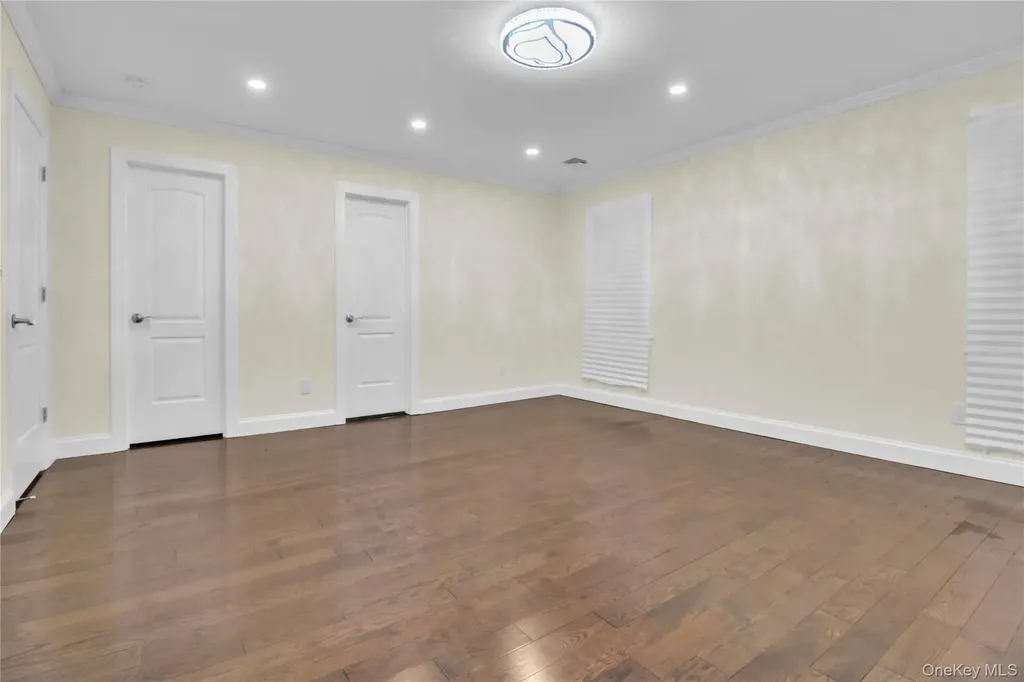 858 Prescott Street Valley Stream NY 11580