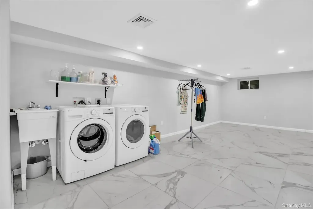 858 Prescott Street Valley Stream NY 11580