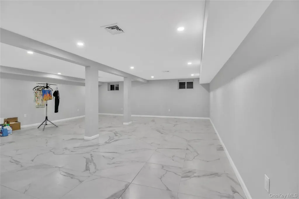 858 Prescott Street Valley Stream NY 11580