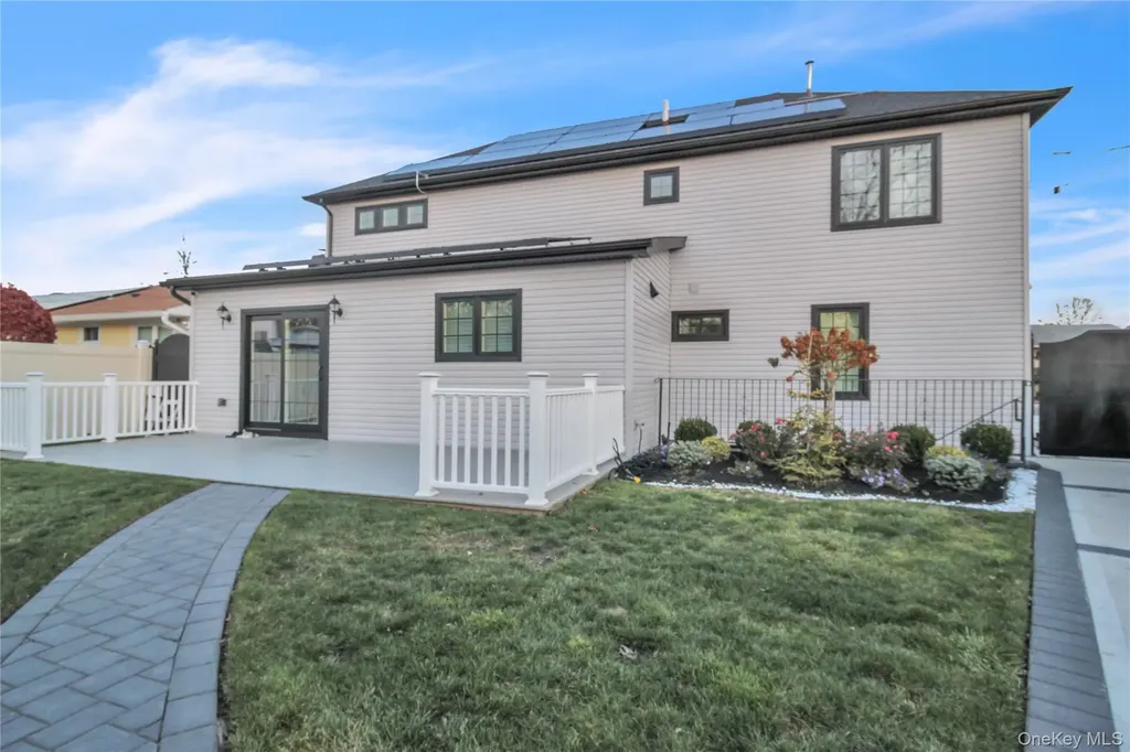 858 Prescott Street Valley Stream NY 11580