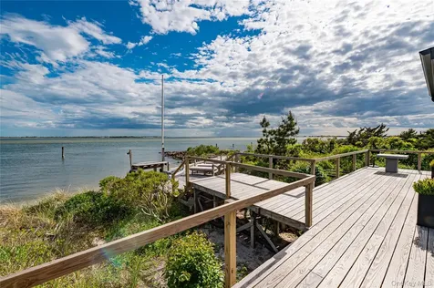 94 Savannah Walk Oak Beach NY 11702