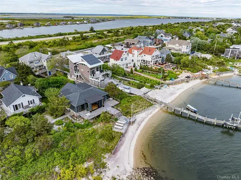 94 Savannah Walk Oak Beach NY 11702