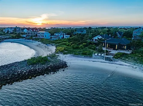 94 Savannah Walk Oak Beach NY 11702