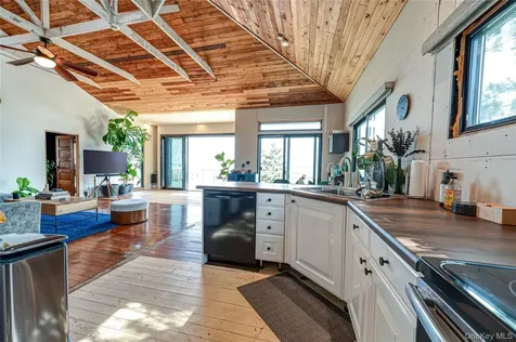 94 Savannah Walk Oak Beach NY 11702
