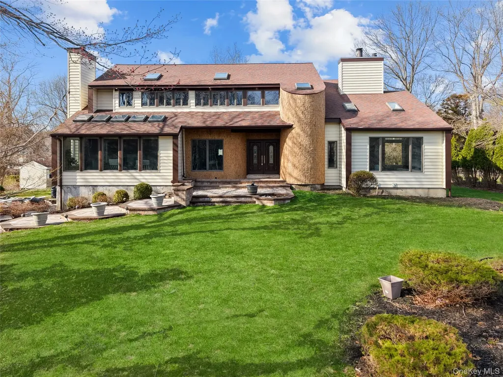 3 Indian Valley Road Poquott NY 11733