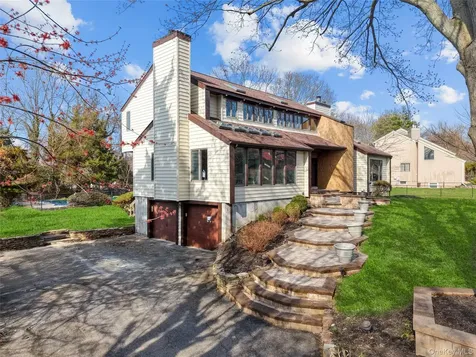 3 Indian Valley Road Poquott NY 11733