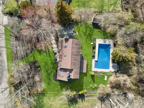 3 Indian Valley Road Poquott NY 11733