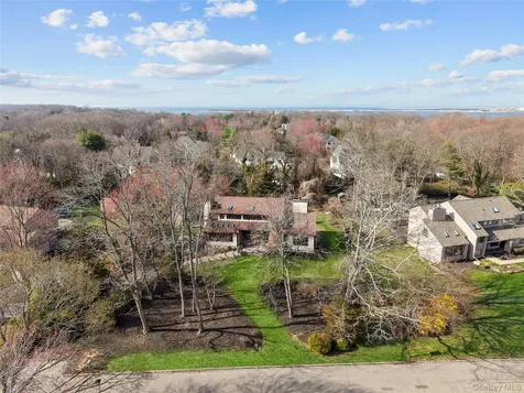 3 Indian Valley Road Poquott NY 11733