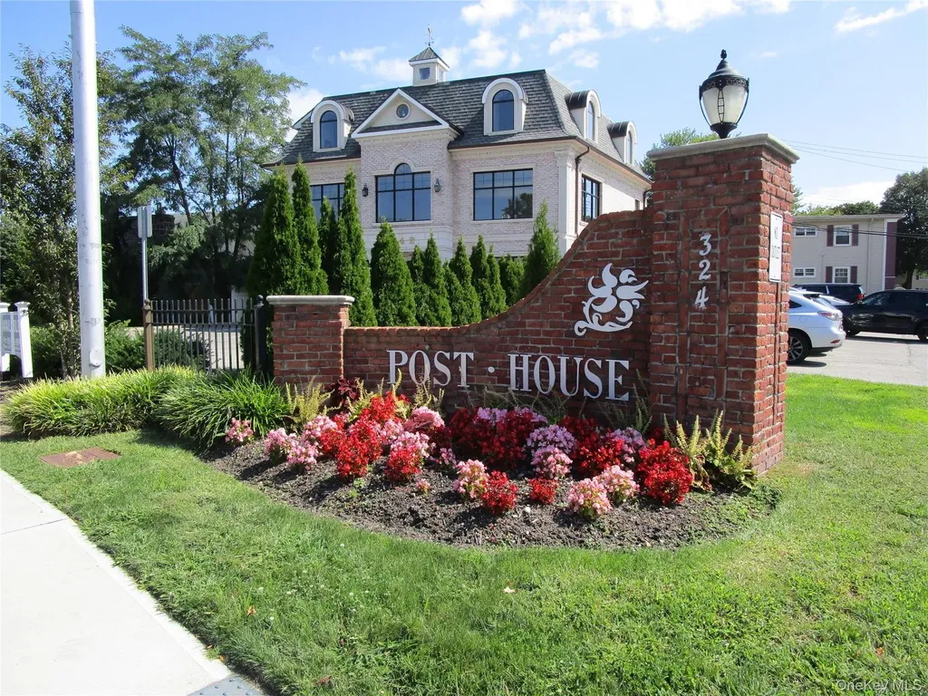 324 Post Avenue Westbury NY 11590