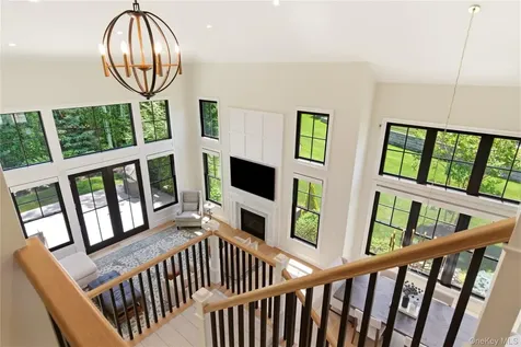 102 Three Ponds Lane E Woodbury NY 11797