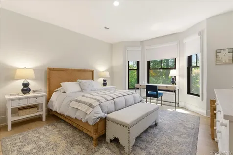 102 Three Ponds Lane E Woodbury NY 11797