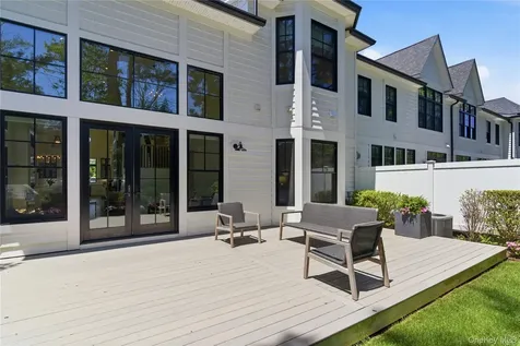 102 Three Ponds Lane E Woodbury NY 11797