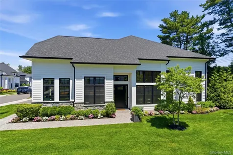 102 Three Ponds Lane E Woodbury NY 11797