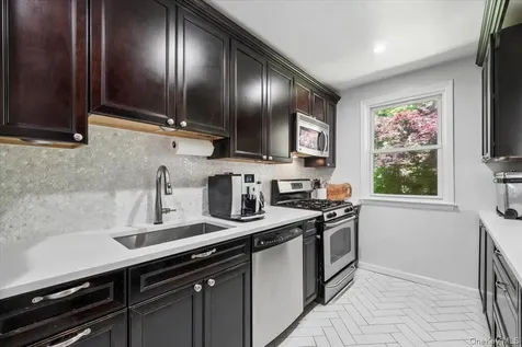 51 Avon Circle Rye Brook NY 10573