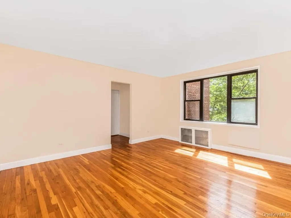 6485 Broadway Bronx NY 10471