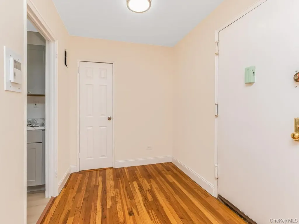 6485 Broadway Bronx NY 10471