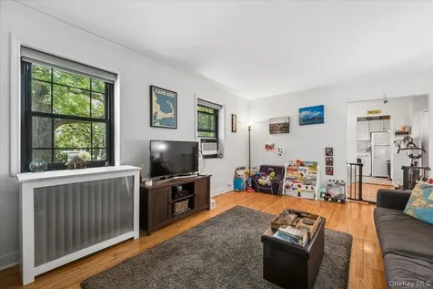 14 Manchester Road Eastchester NY 10709