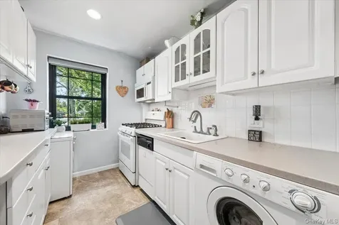 14 Manchester Road Eastchester NY 10709