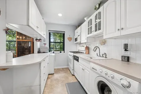 14 Manchester Road Eastchester NY 10709