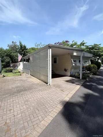 658 Sound Avenue Calverton NY 11933