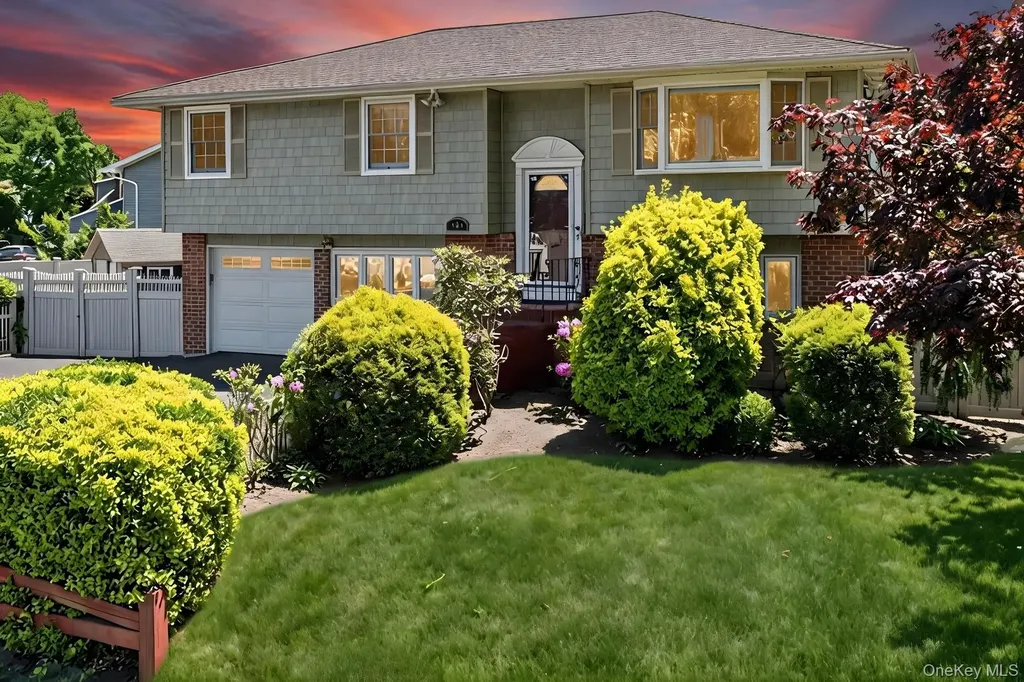181 Emerson Avenue North Babylon NY 11703