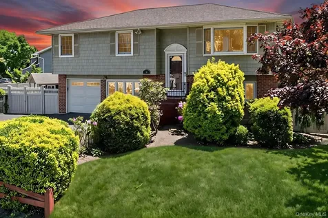 181 Emerson Avenue North Babylon NY 11703