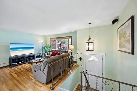 181 Emerson Avenue North Babylon NY 11703