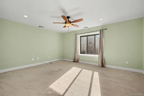 212 Old Farm Lane Mohegan Lake NY 10547