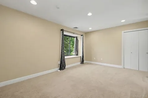 212 Old Farm Lane Mohegan Lake NY 10547