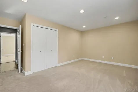 212 Old Farm Lane Mohegan Lake NY 10547