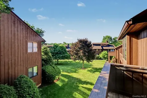 212 Old Farm Lane Mohegan Lake NY 10547