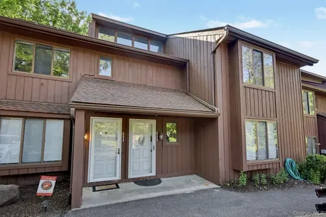 212 Old Farm Lane Mohegan Lake NY 10547