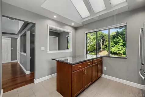 212 Old Farm Lane Mohegan Lake NY 10547
