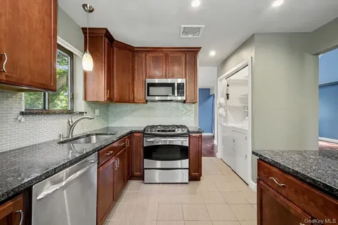 212 Old Farm Lane Mohegan Lake NY 10547