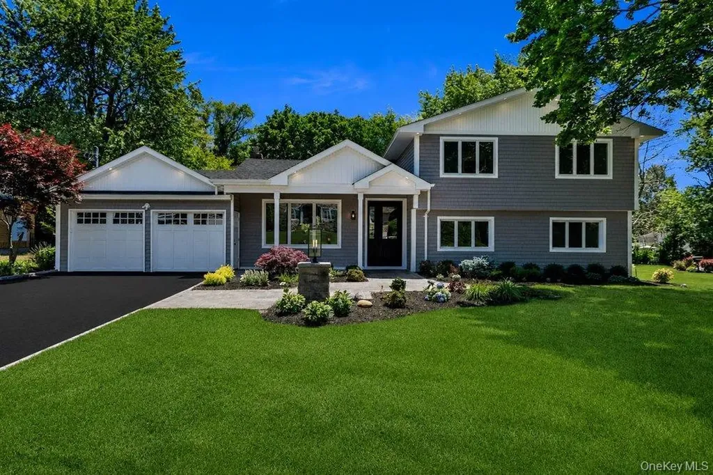 43 Bucknell Drive Plainview NY 11803
