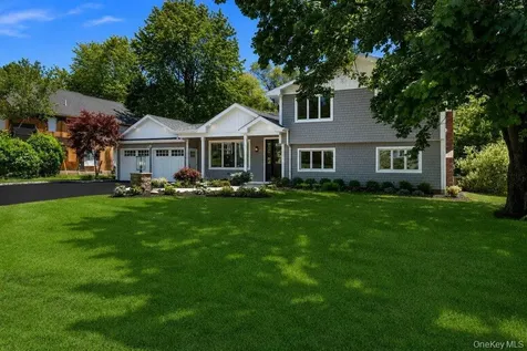 43 Bucknell Drive Plainview NY 11803